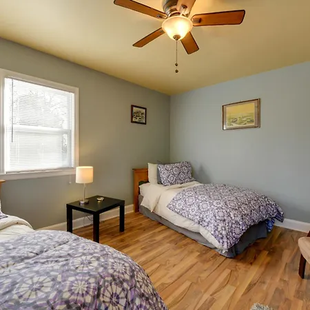 Renovated - 3 Mi To Downtown! Holiday home Charlotte