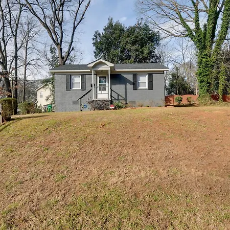 Holiday home Renovated - 3 Mi To Downtown! Charlotte