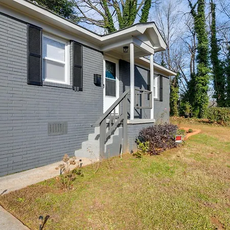 Renovated - 3 Mi To Downtown! * Charlotte