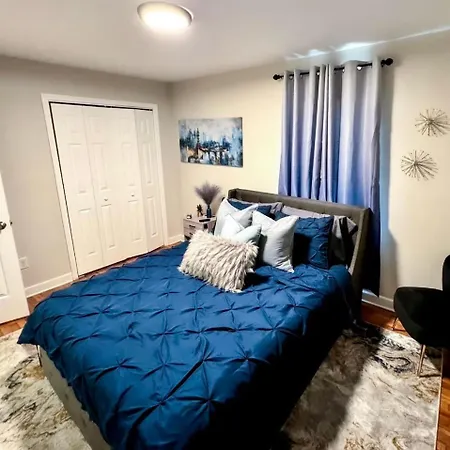 Padgett Paradise Apartment