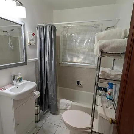 Plaid Pad - Stylish Retreat 12 Min To Airport & Downtown *