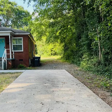 Plaid Pad - Stylish Retreat 12 Min To Airport & Downtown