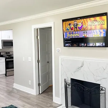Beautiful 3br 2 Bath Close To Clt Uptown& Southend