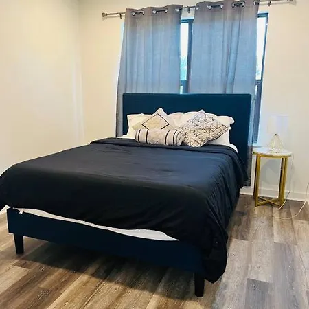 Vacation In Clt King And 3q Holiday home *