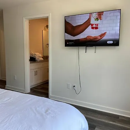 Vacation In Clt King And 3q Holiday home Charlotte