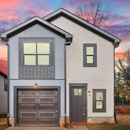 Vacation In Clt King And 3q Holiday home