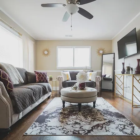 Spacious Pet Friendly 4br Near Uptown Clt Novant