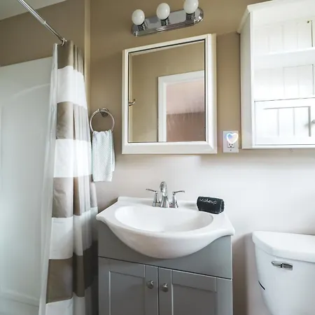 Spacious Pet Friendly 4br Near Uptown Clt Novant