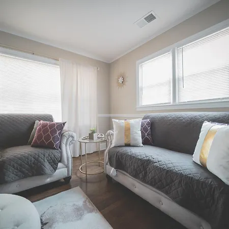 Spacious Pet Friendly 4br Near Uptown Clt Novant Charlotte