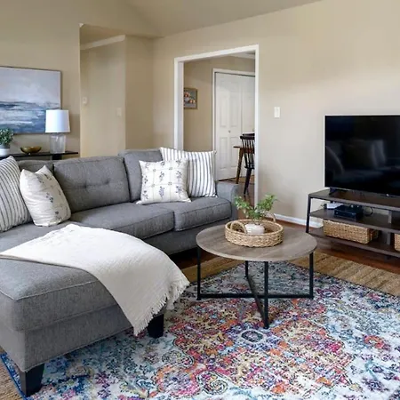 Serene Getaway With Patio In Pineville *