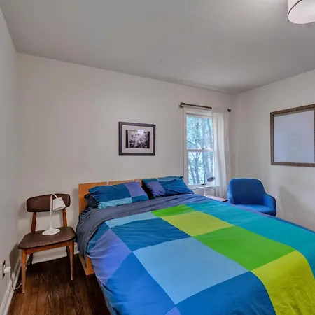Charming Mid-century Modern In Shannon Park *