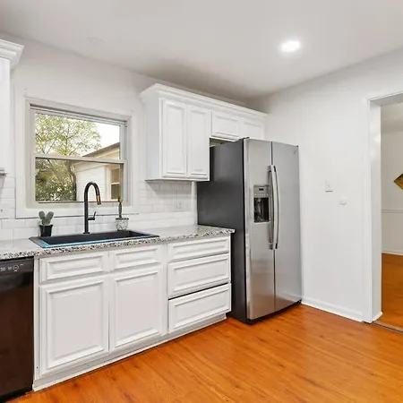 Trendy Bohemian Bungalow, Close To Uptown, Plaza & Noda Charlotte
