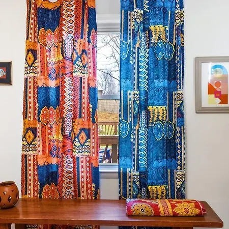 Holiday home Trendy Bohemian Bungalow, Close To Uptown, Plaza & Noda *
