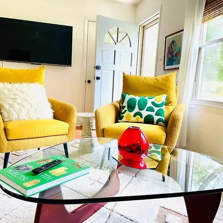 Holiday home Trendy Bohemian Bungalow, Close To Uptown, Plaza & Noda