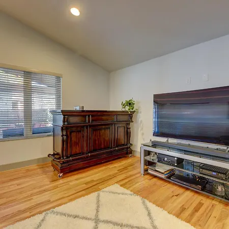 Holiday home Modern With Yard 3 Mi To Uptown Charlotte! Charlotte