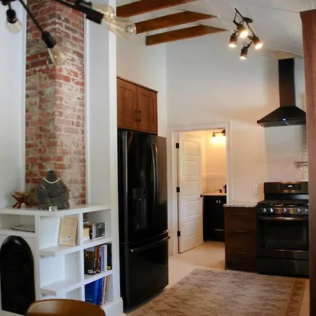 Holiday home Charming Urban Retreat - Cozy In *