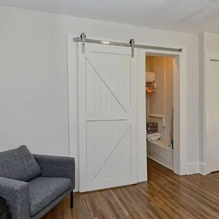 Perfect Getaway 1br Near Dtown *