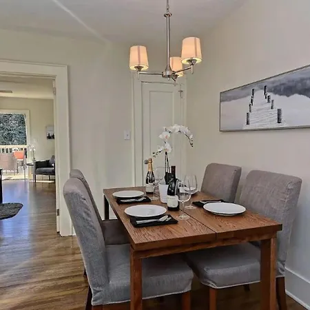 Charming 1br Townhome Mins To Downtown Holiday home *