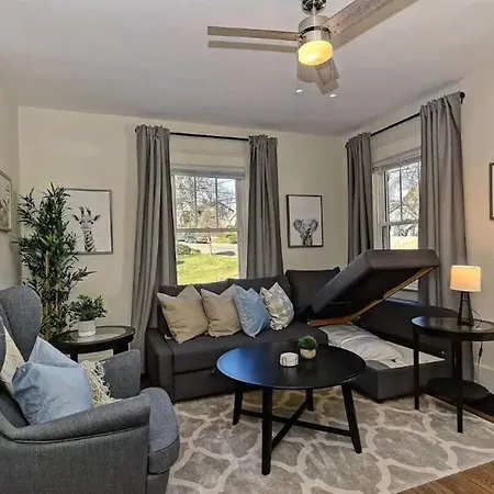 Charming 1br Townhome Mins To Downtown