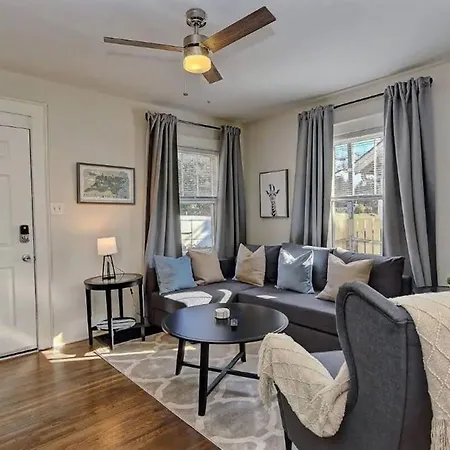 Holiday home Charming 1br Townhome Mins To Downtown Charlotte