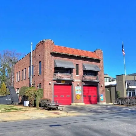 Charming 1br Townhome Mins To Downtown