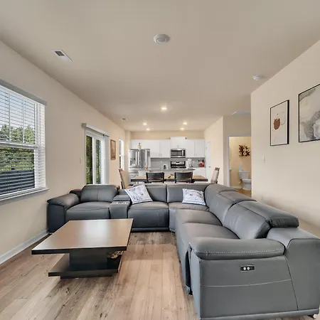 Beautifull House Near Airport Holiday home *