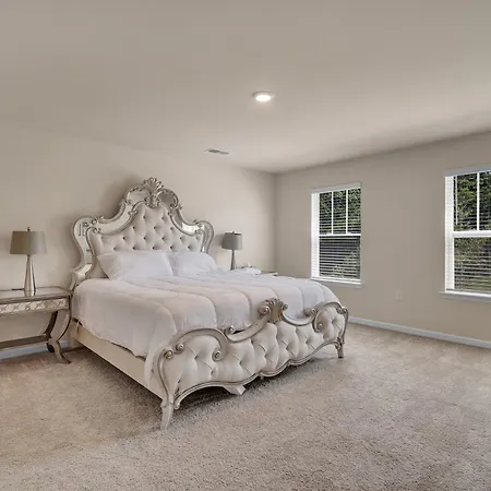 Beautifull House Near Airport Holiday home *