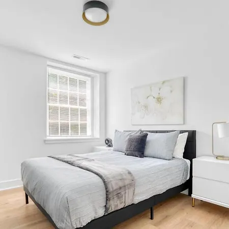 Spacious 3br Oasis On Grandin Road Apartment