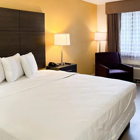 6 Charlotte, Nc Northlake 4*
