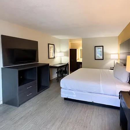 Hotel 6 Charlotte, Nc Northlake 4*