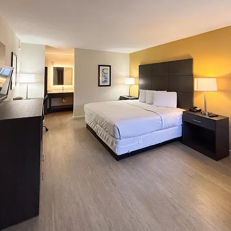 Hotel 6 Charlotte, Nc Northlake 4*