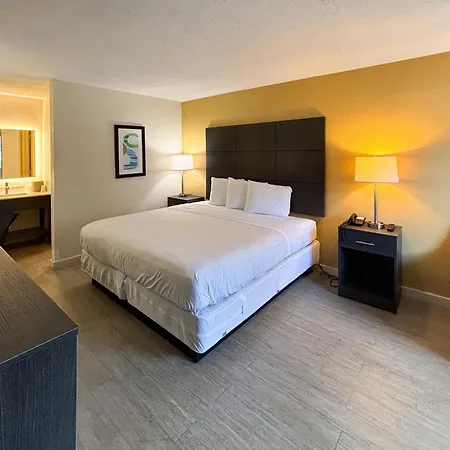 Hotel 6 Charlotte, Nc Northlake 4*