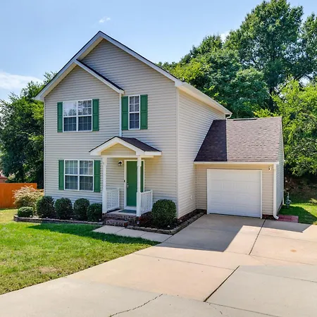 Near Uncc! Family Retreat W/ Deck Holiday home *