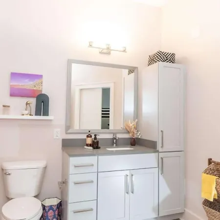 Apartment Experience Modern Comfort At Savoy In Charlotte