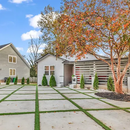 Spacious 4br Holiday home Charlotte