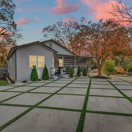 Spacious 4br Holiday home Charlotte