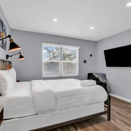 Spacious 4br