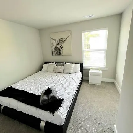 Brand New Build 10 Min- Uptown Charlotte