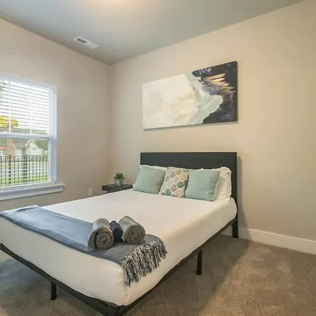 Holiday home Brand New Build 10 Min- Uptown