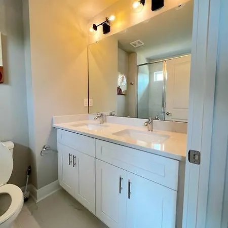 Brand New Build 10 Min- Uptown * Charlotte