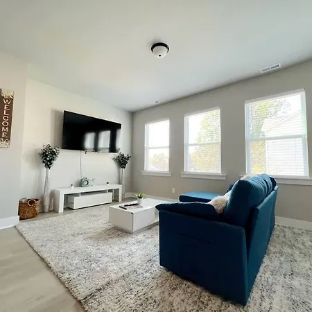 Brand New Build 10 Min- Uptown Charlotte