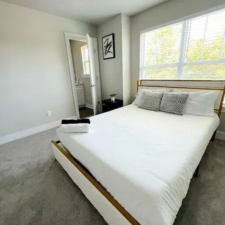 Brand New Build 10 Min- Uptown * Charlotte