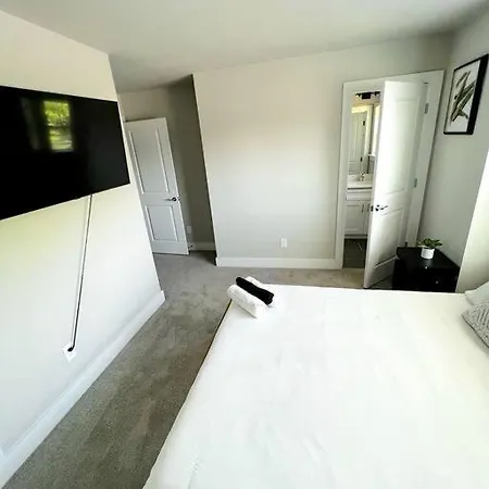 Brand New Build 10 Min- Uptown