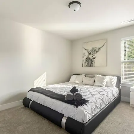 Brand New Build 10 Min- Uptown * Charlotte