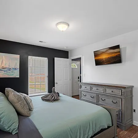 Holiday home Cozy 4br Near Uptown -king Bed- Jacuzzi *