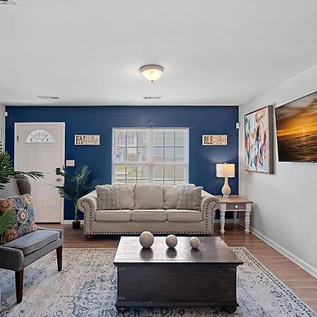 Cozy 4br Near Uptown -king Bed- Jacuzzi Holiday home *