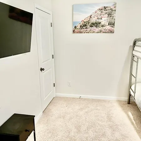 Spacious 3-bedrooms House In