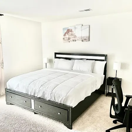 Spacious 3-bedrooms House In Holiday home Charlotte