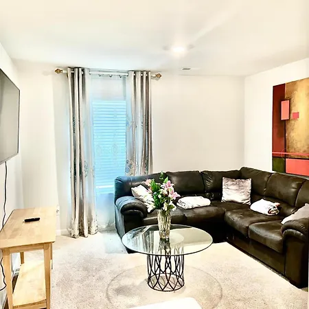 Spacious 3-bedrooms House In