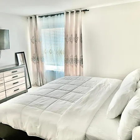 Holiday home Spacious 3-bedrooms House In Charlotte